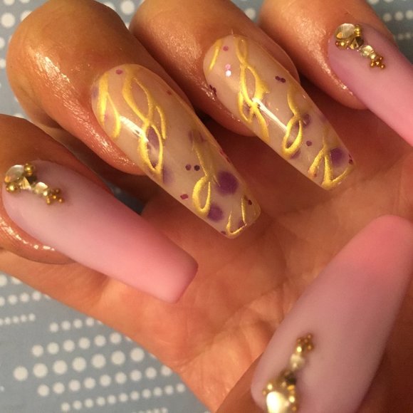Pink/Purple with Nude and Gold detail presson nail pPN49 - Picture 2 of 6
